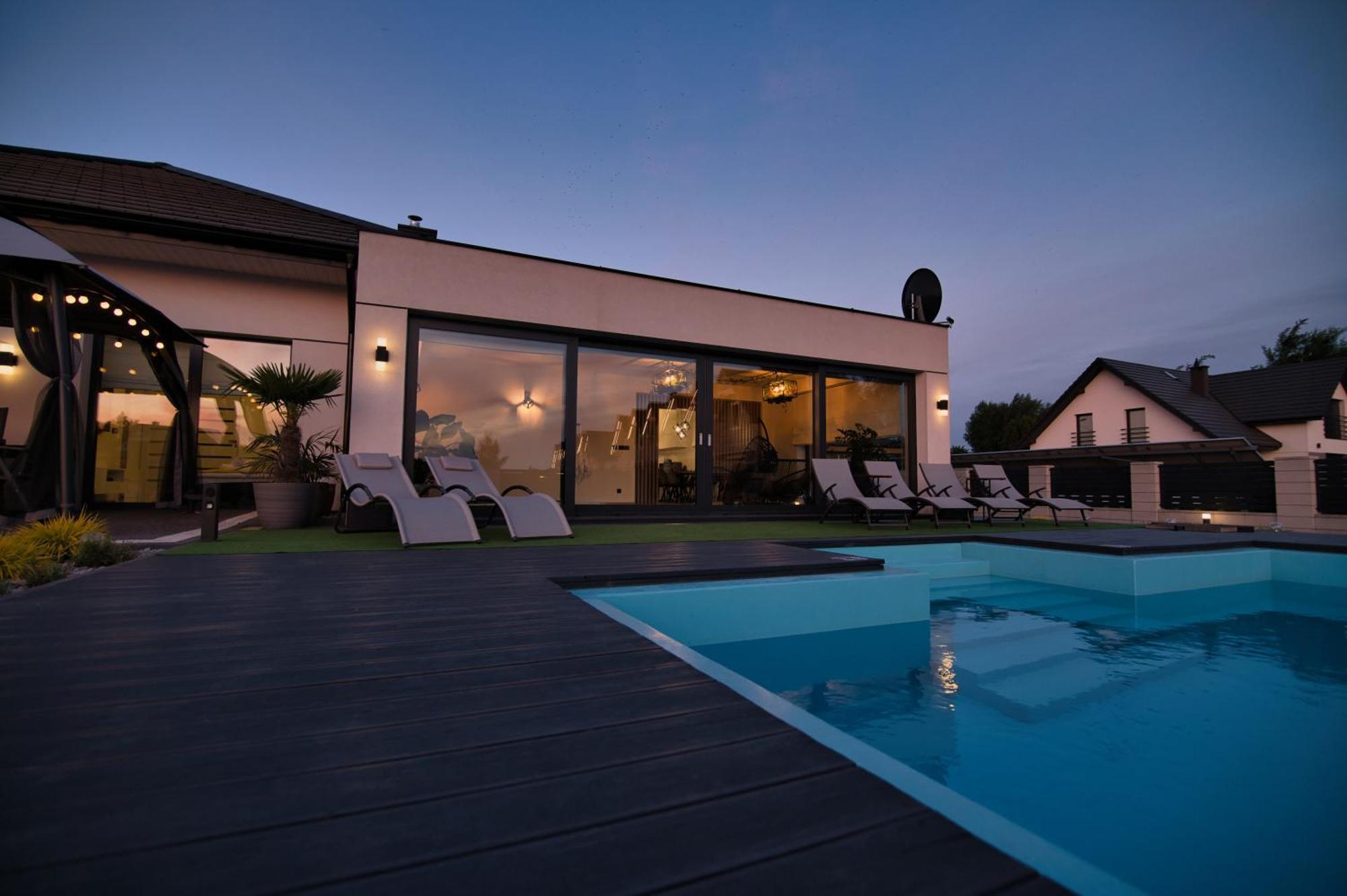Dom Z Basenem I Jacuzzi Do 10 Osob Zator Willa Luxhouse Exterior photo